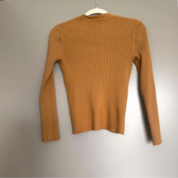 Camel Ribbed V-Neck Cardigan 🤎 - Picture 4 of 6